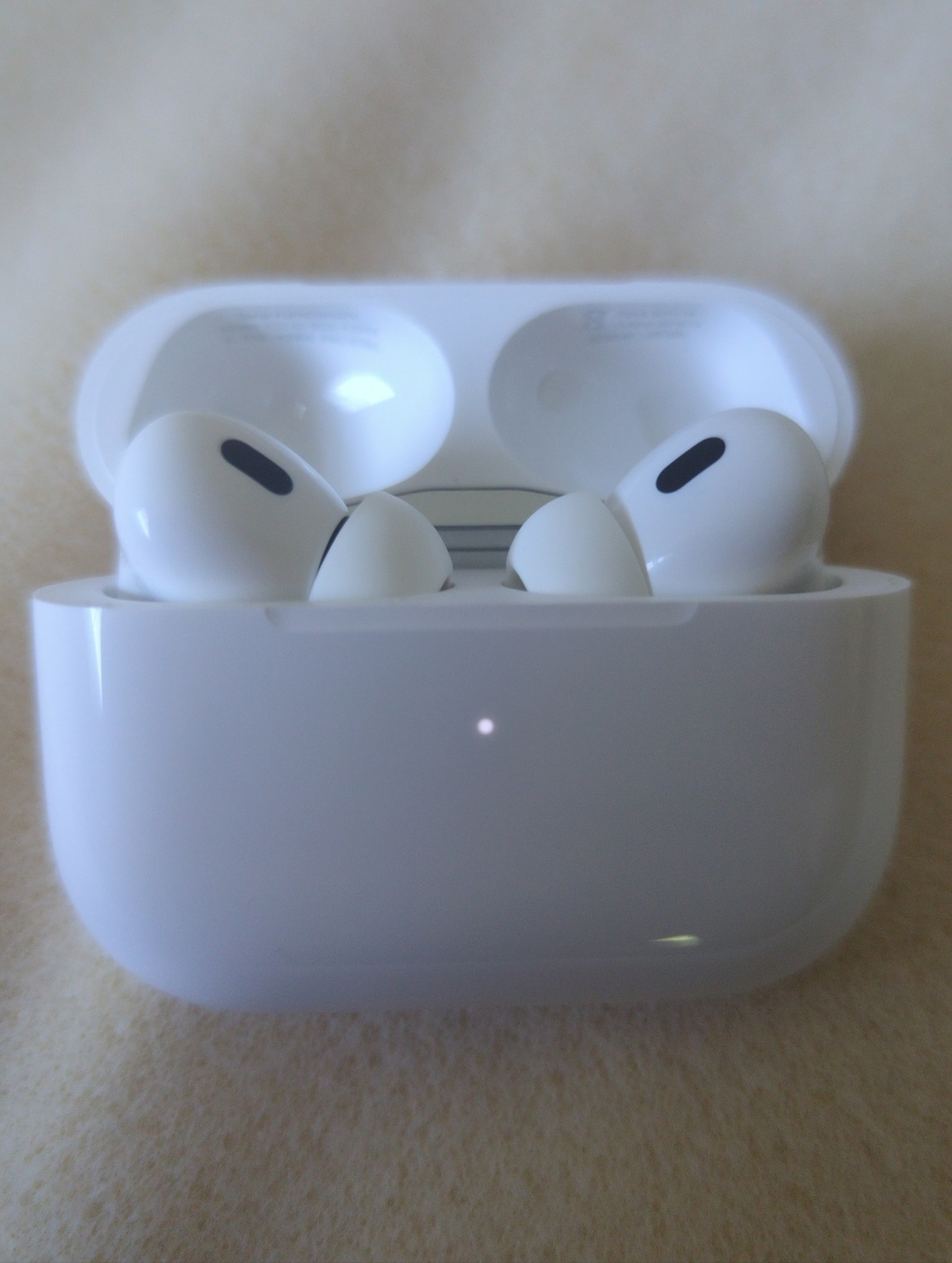 Apple AirPods Pro 2 ANC Noise Canceling Wireless Earbuds - Picture 2 of 5